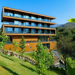 **** Hotel Uji Ftohte Albanien