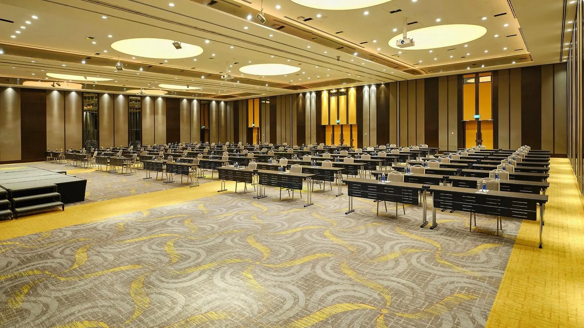 הו צ'י מין סיטי Sheraton Saigon Grand Opera Hotel הו צ'י מין סיטי